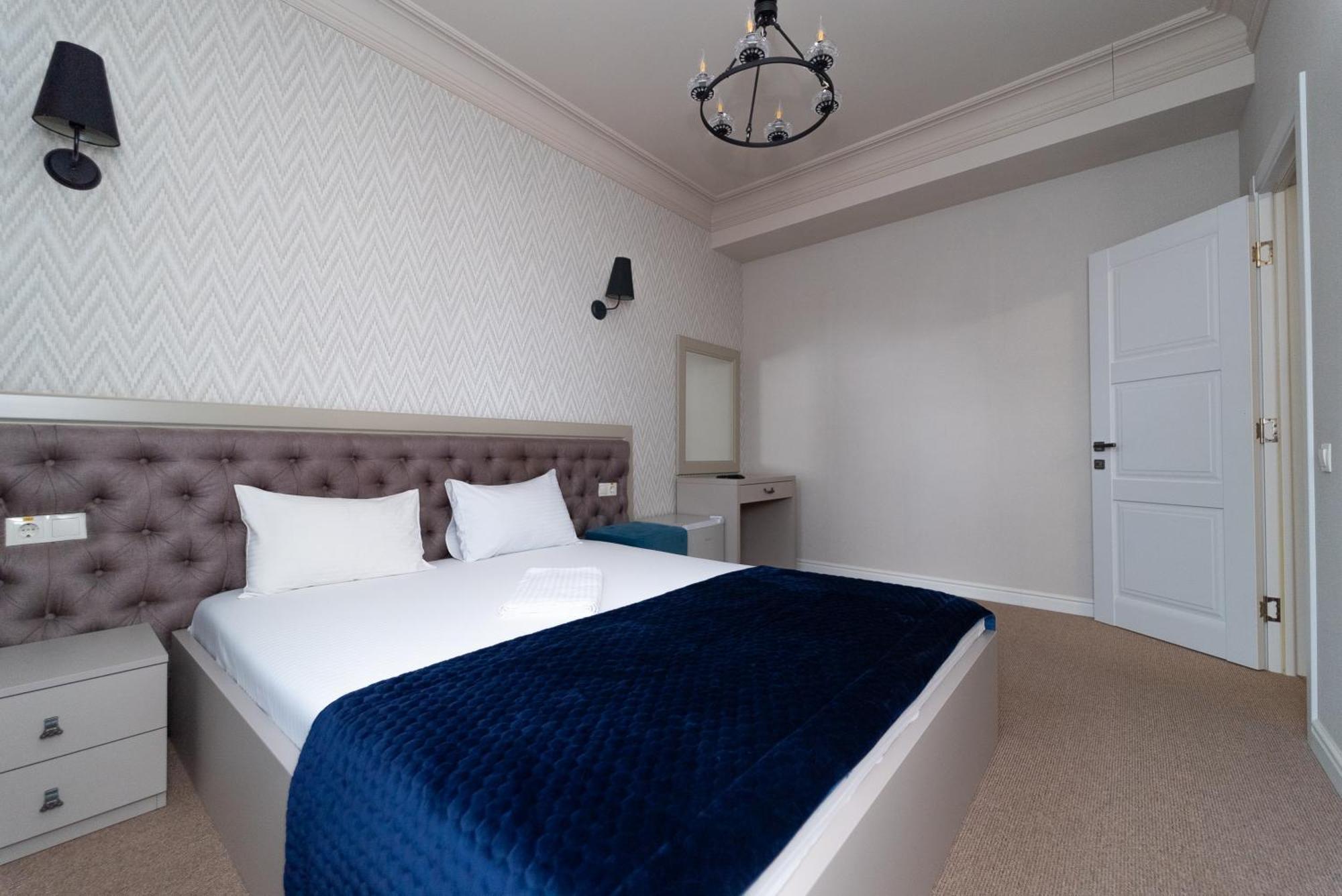 Maner Hotel Οδησσός Εξωτερικό φωτογραφία