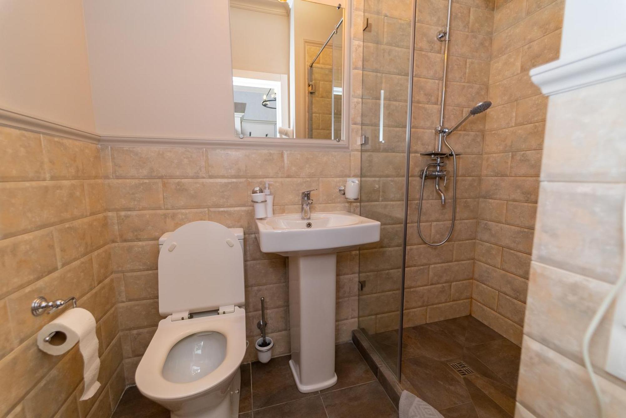 Maner Hotel Οδησσός Εξωτερικό φωτογραφία